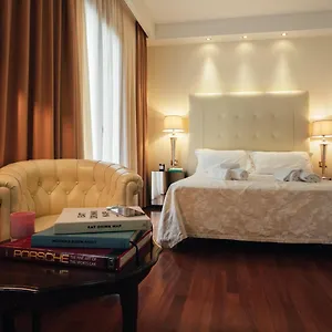 Hotel M House