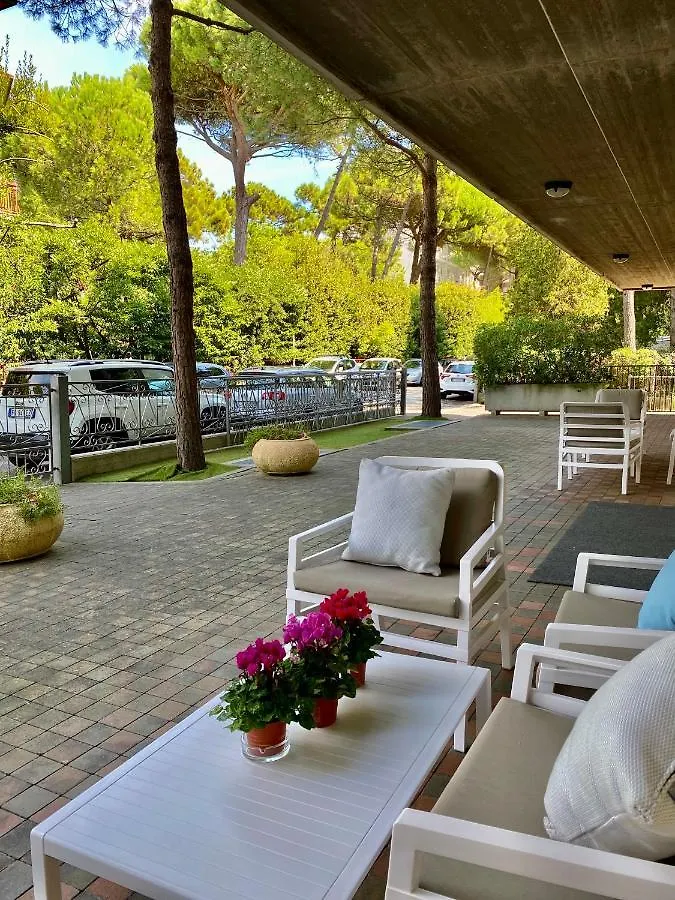 Residence Pineta Verde Milano Marittima 2*,